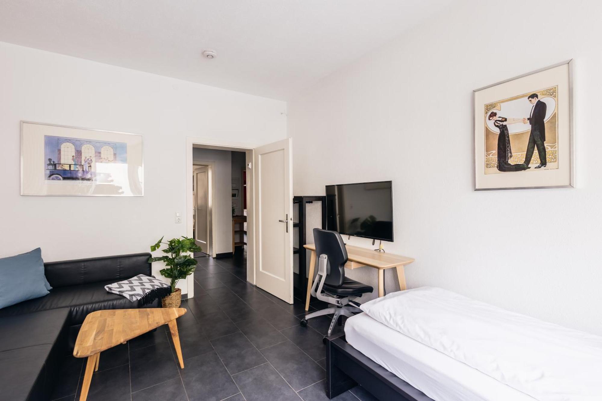 Centrally Located 2-Room Apartment Хановер Екстериор снимка