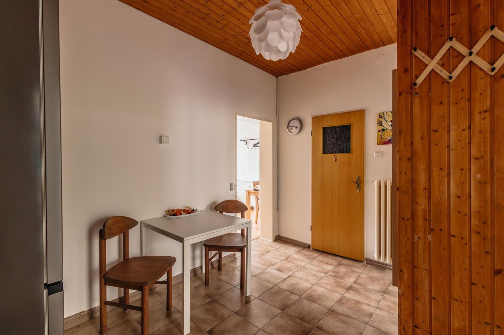 Centrally Located 2-Room Apartment Хановер Стая снимка